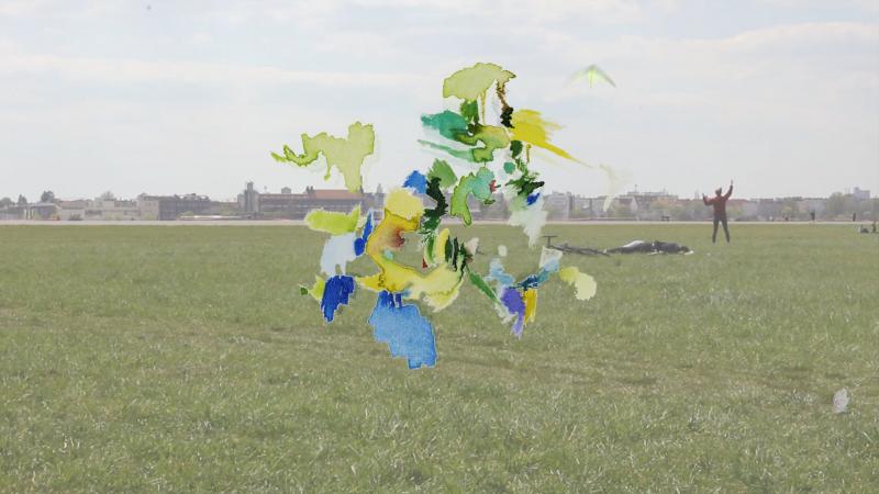 Aquarell vor Tempelhofer Feld sieht selbst aus wie ein Drache in der Luft; jemand lässt seinen Drachen daneben steigen.