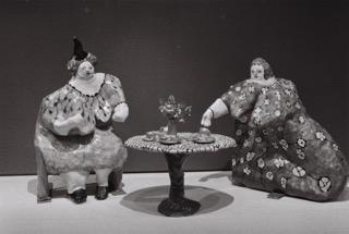 Damen am Bartisch, Skulptur von Niki de Saint Phalle