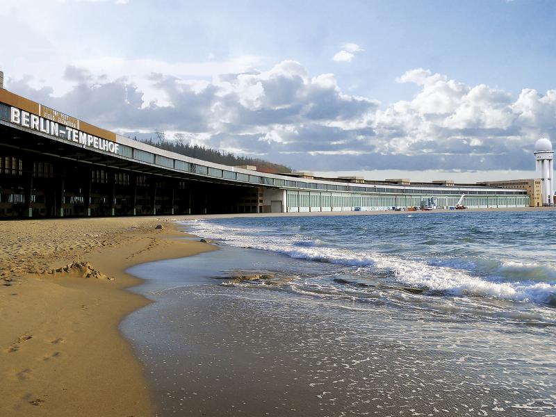 Der Flughafen Berlin Tempelhof am Sandstrand