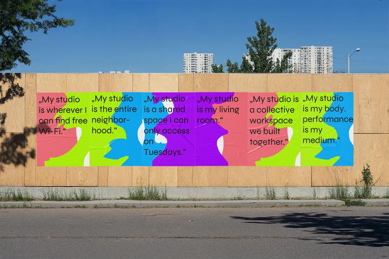 Wand mit sechs Postern der Installation "My studio is..."
