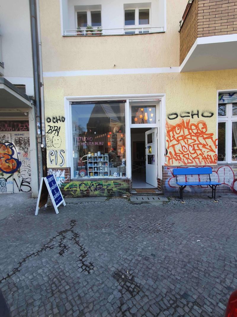 Außenansicht Studio Schillerblau, Schaufenster 