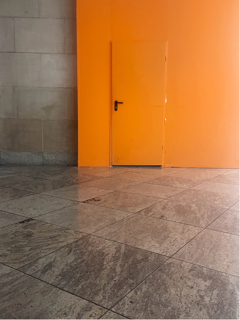 orangene Tür