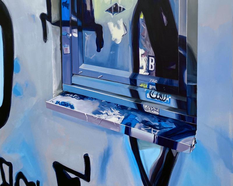 Ein lebendiges, abstraktes Gemälde eines mit Graffiti bedeckten Fensters, mit kräftigen blauen und schwarzen Pinselstrichen. Die Szene vermittelt urbane Energie und ein Gefühl von Geheimnis. 