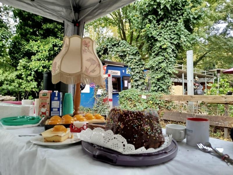 Kaffee & Kuchen am Minigolfplatz