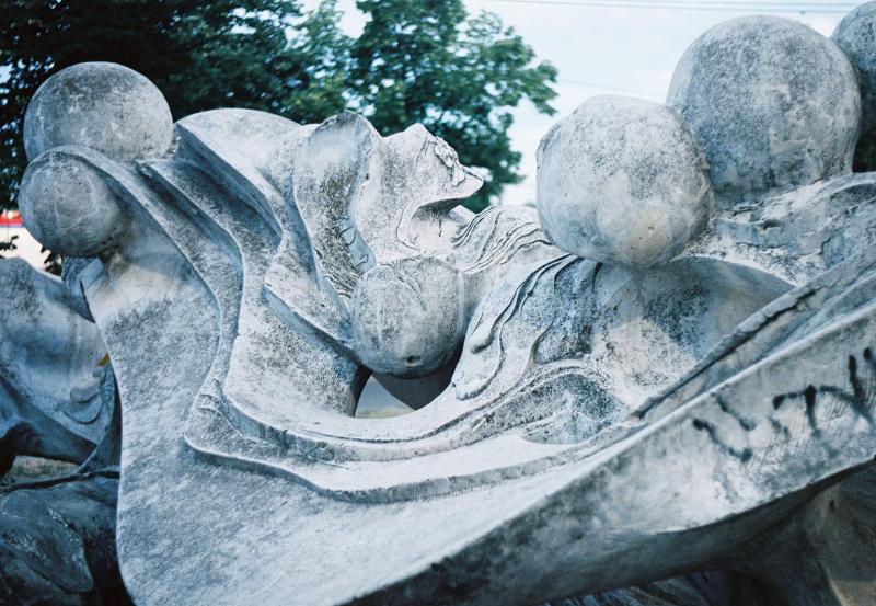 Betonskulptur „Vodograi“ von Ernest Kotkov (1986)