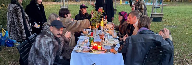Image from halbkunst/halbdinner event in Hasenheide