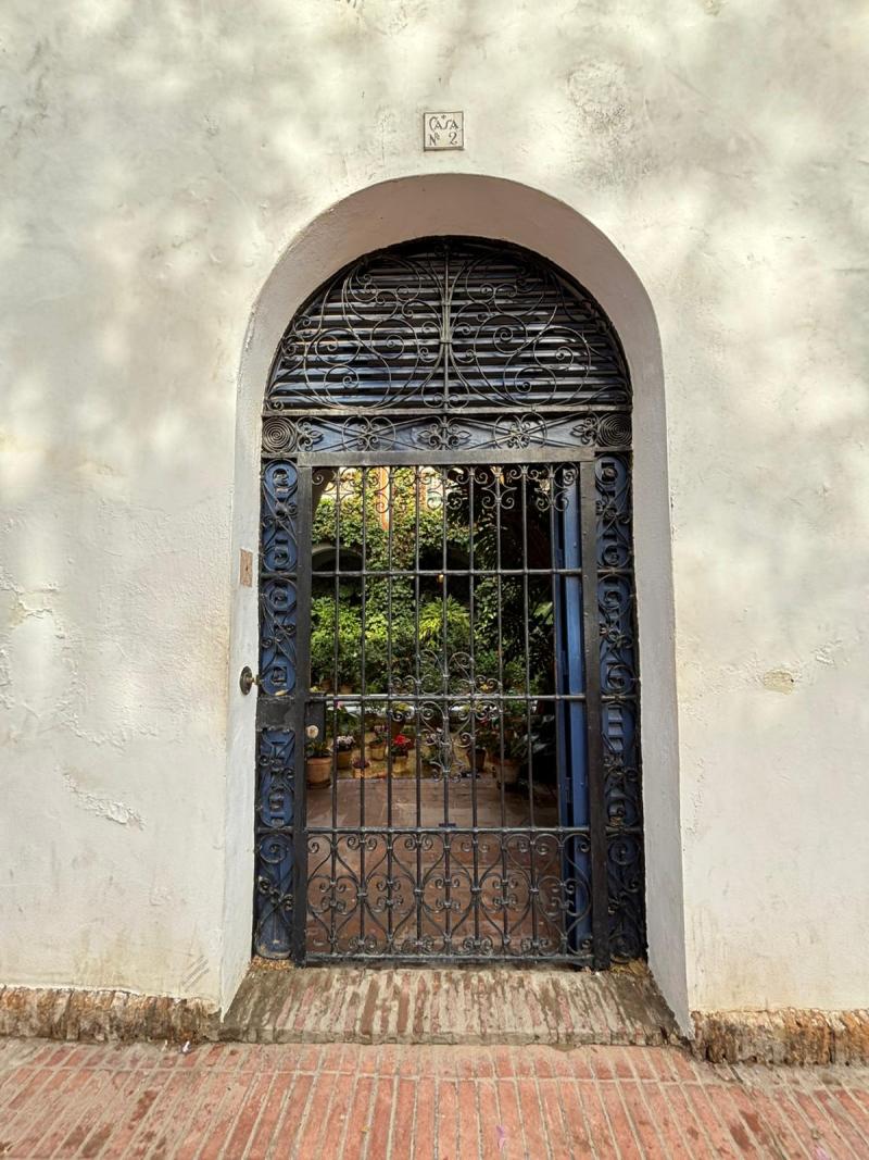 Cordoba, schlichte Hausfassade, Schutz, Out