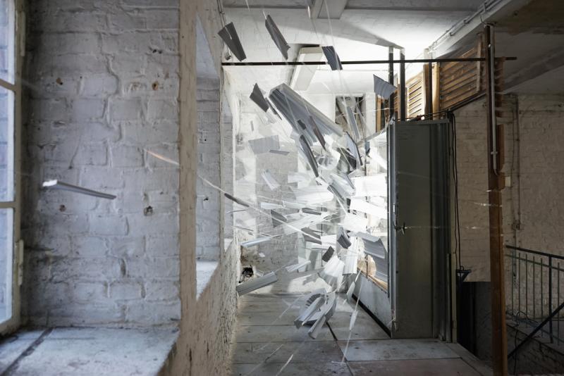 "Silence", eine Explosion angehalten für 48h im alten Umspannwerk Neukölln als Festivalbeitrag der zentralen Ausstellung 2020