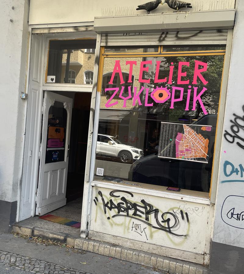 Eingangstuer unseres Ateliers Emser str 102