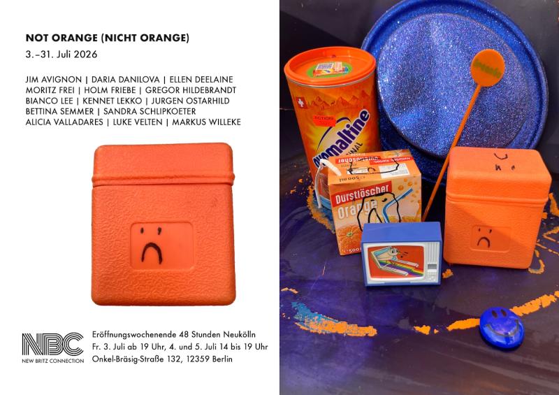 Einladung zur Ausstellung, Flyer mit Orange Box und Arrangement in Orange und Blau